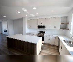 3 Bed 2.5 Bath Ottewell Home For Rent Edmonton - Photo 2