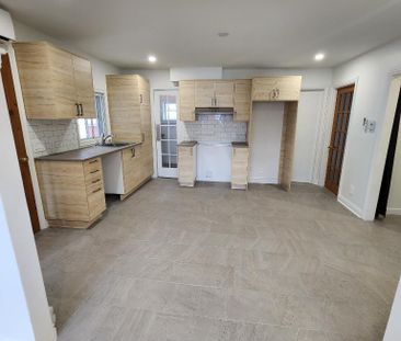 4 1/2 rénové avec cours, Laval, Sainte-Dorothée - Photo 1