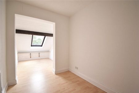 A semi-detached 4 bedroom house located in the popular village of Impington offering excellent access to the Science Park and Cambridge city. Rear enclosed garden with decking area, summerhouse and shed. Driveway parking for 1 car. GCH. Unfurnished. - Photo 3