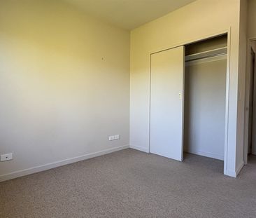 Keeping it light in Bordesley - Photo 5