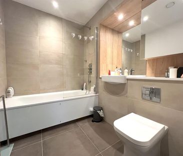 1 bedroom flat - Photo 2