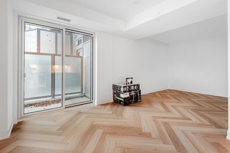 For Lease - 333 Sunseeker Avenue Unit# 139, Innisfil, Ontario - Photo 3