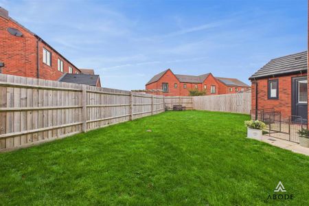 3 bedroom semi-detached house to rent - Photo 3