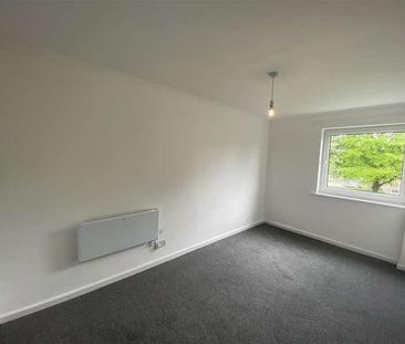 Hoyle Court Avenue, BD17 - Photo 2