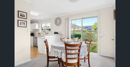 Three-Bedroom Home with Multiple Living Areas Near Modbury Hospital! - Photo 2