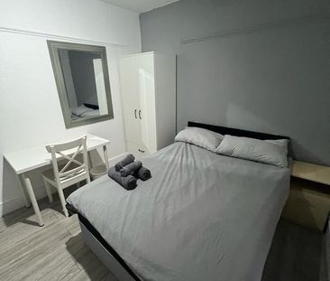 Room in a Shared House, Finchley Road, NW11 - Photo 5