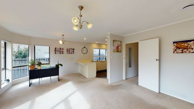 Spacious family home! - Photo 1