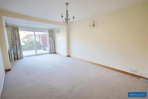 4 bedroom semi-detached bungalow to rent - Photo 1