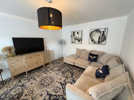 Farrier Drive, Aldershot, Hampshire, GU11 - Photo 5