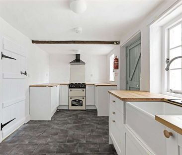 Secluded Off-Grid Retreat. Four bedroom detached cottage with panor... - Photo 4