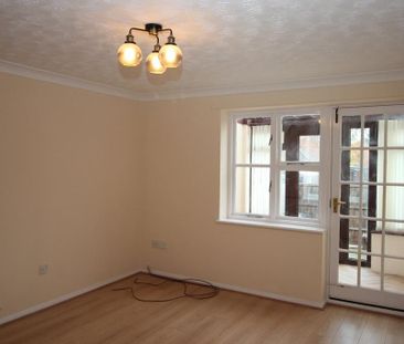 2 bedroom terraced house to rent - Photo 3