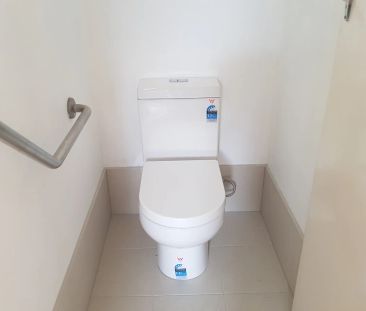 Beautiful 2 Bedroom Private unit! - Photo 3