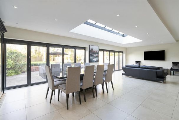 5 bedroom detached house to rent - Photo 1