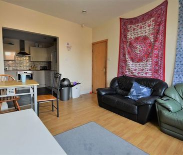 6 bedroom flat to rent - Photo 2