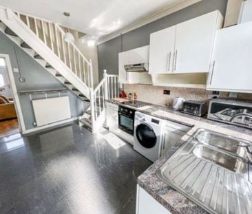 Heaton Road, Lostock, Bolton - Photo 3