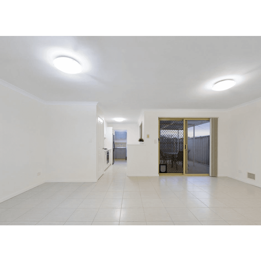 Modern Spacious Villa 6 Month Lease Only - Photo 1