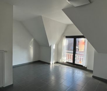 Gerenoveerd appartement in hartje Waregem - Photo 2