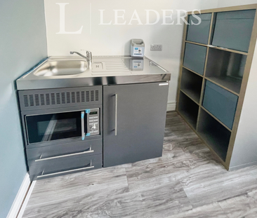 studio to rent 79-81 West Street, Brighton, BN1 - Photo 5