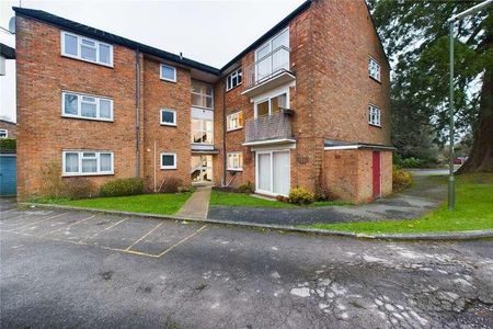 Beech Close, Newlands Crescent, East Grinstead, West Sussex, RH19 - Photo 3