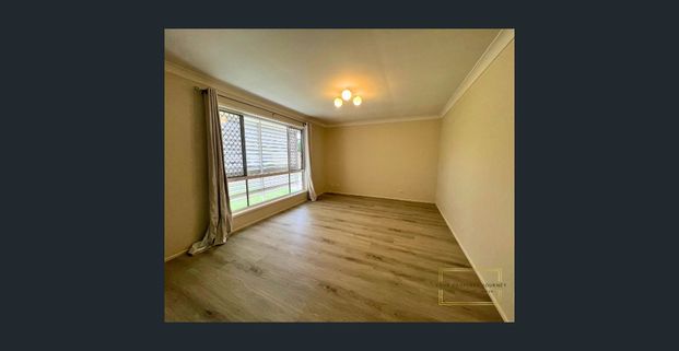 A tidy home on a large block hard to find! - Photo 1