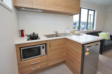 Studio Unit - Hospital Location! - Photo 2