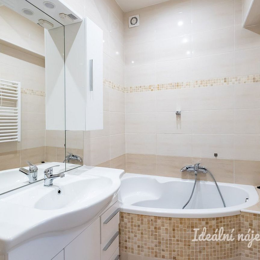 Pronájem bytu 2+kk 48 m² - Photo 1
