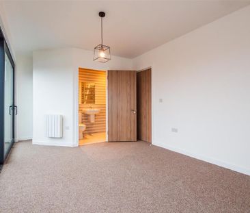 3 bedroom penthouse to rent - Photo 4