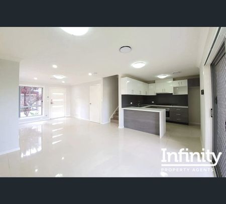 14 LOVAGE GLADE, Rooty Hill, NSW 2766 - Photo 5