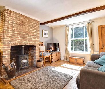 Beautiful semi-detached cottage in a rural setting on the outskirts of Woodchurch village - Photo 6