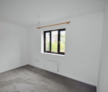 2 bedroom semi-detached house to rent - Photo 2