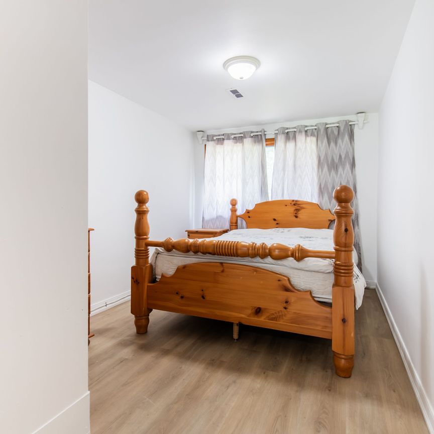 For Lease - 227 Lakeshore Road Unit# Unit #2, Oakville, Ontario - Photo 1