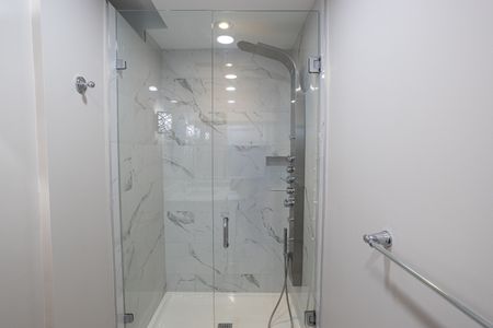 For Lease - 2686 Ambercroft Trail, Mississauga, Ontario - Photo 2