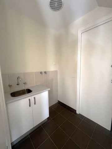 Three Bedroom Townhouse Newport- Garage not available to this property - Photo 5