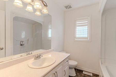 For Lease - 32 54th Street Unit# Upper, Wasaga Beach, Ontario - Photo 3