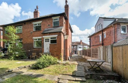 4 Bed - 25 Ash Crescent, Headingley, Leeds - LS6 3LE - Professional - Photo 2