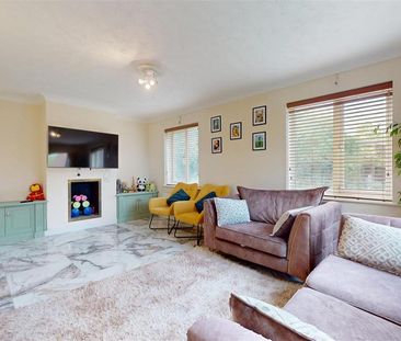 4 bedroom detached house to rent - Photo 1