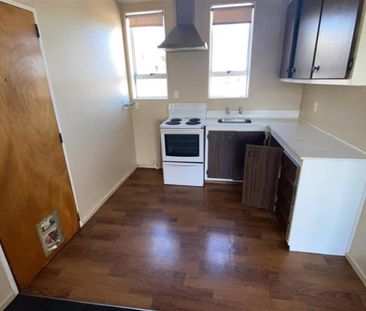 1 Bedroom Unit plus study - Close to Town - Photo 5
