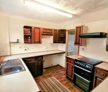3 Bedroom - Photo 4