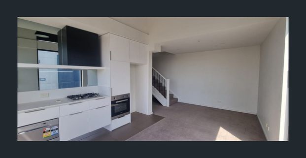 Modern 2-Bedroom Apartment in the Heart of Altona - Photo 1