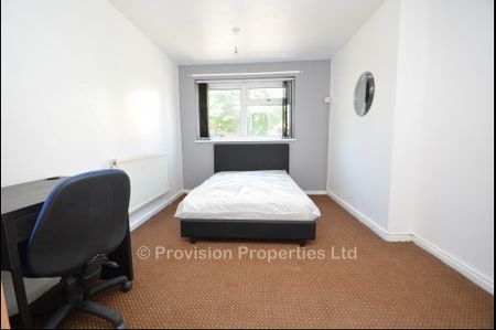 3 Bedroom Student Properties Leeds - Photo 3