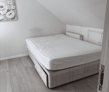 West View, Feltham, TW14 - Photo 4