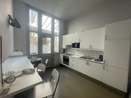 Gemeubelde studentenkamer in hartje Antwerpen - Photo 4