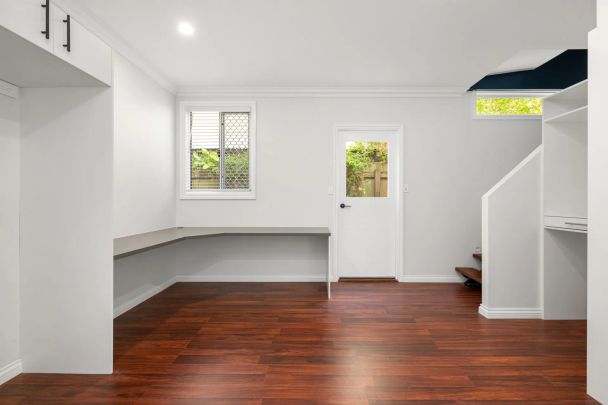 16 Bennetts Road, - Photo 1