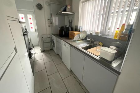 2 bedroom terraced house to rent - Photo 5