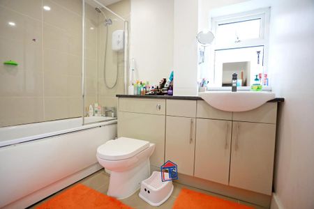 3 bedroom flat to rent - Photo 5