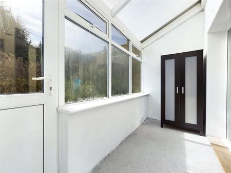 4 bedroom semi-detached house to rent - Photo 4