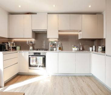 Syresham Gardens, Haywards Heath - Photo 3