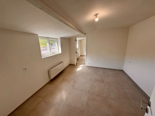 --- NIEUW --- Gerenoveerd 2-slaapkamerappartement nabij UZ! - Photo 1