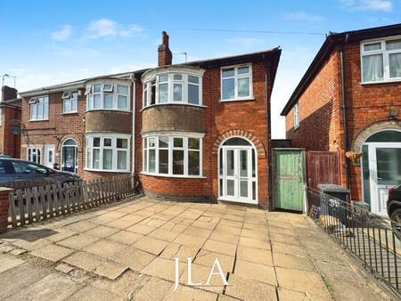 3 bed semi-detached house to rent in Cairnsford Road, Leicester, LE2 - Photo 2