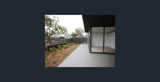 MASSIVE COURTYARD - IMMACULATE 2 BEDROOM WITH STUDY AT PUTNEY HILL - Photo 1